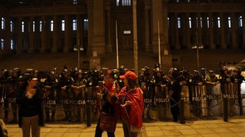 秘鲁的抗议活动以焚烧历史建筑为标志，总理阿尔贝托·奥塔罗拉：这是破坏活动