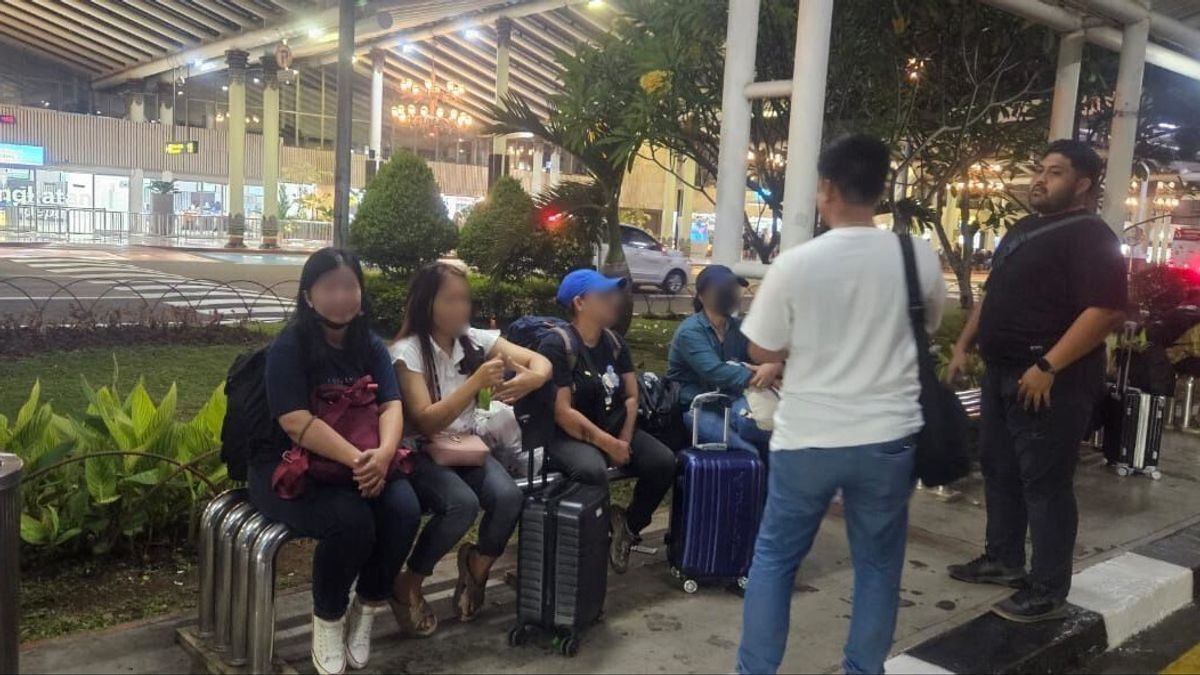7 : BP3MI gâche cette femme qui est originaire de Blitter à Singapour, exigeant un poste d’emploi pour un salaire de 8 millions de roupies d’art