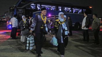 433 First Group Hajj Pilgrims Arrive In Indonesia Via Soetta Airport