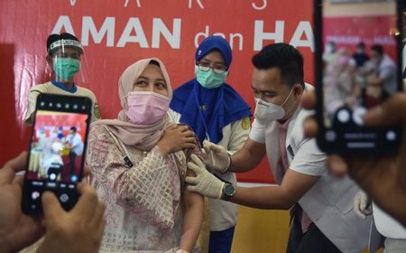 Puluhan Tenaga Kesehatan Pekanbaru Gagal Suntik Vaksin COVID-19, Ada yang Tak Datang hingga Tensi Tinggi