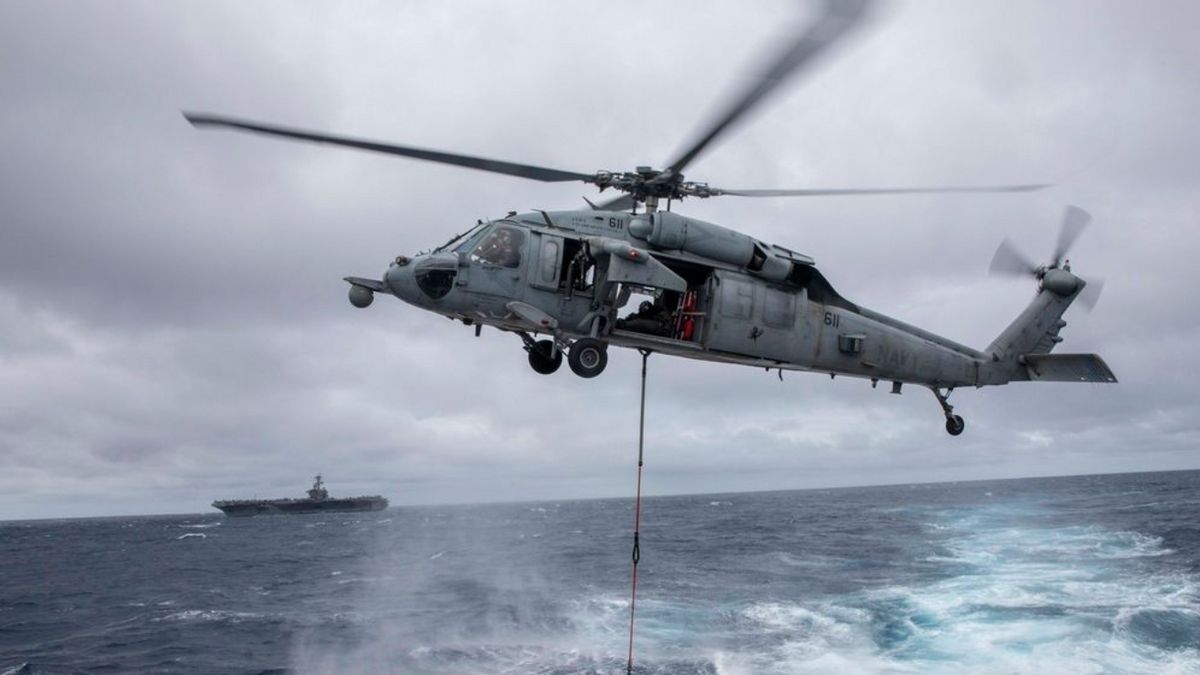 Le bateau de guerre américain USS Abraham Lincoln arrive au Moyen-Orient