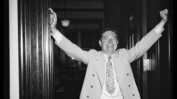 The Shooting Of Senator Huey Long The US President's Detective In Today's History September 8, 1935