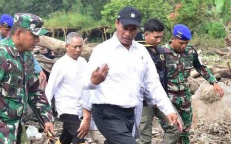 Tunda Bertemu Mentan China, Menteri Amran Temui Korban Banjir dan Longsor di Sumbar