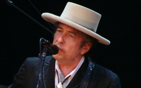 Bob Dylan Perkenalkan Harta Karun dari Rekaman Live di Tahun 1974