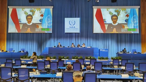 参加原子能机构会议的外交部长雷特诺·马苏迪呼吁将核用于和平目的