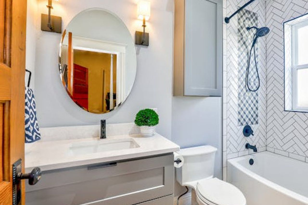 8 Best Paint Colors For Small Bathrooms To Look Bigger