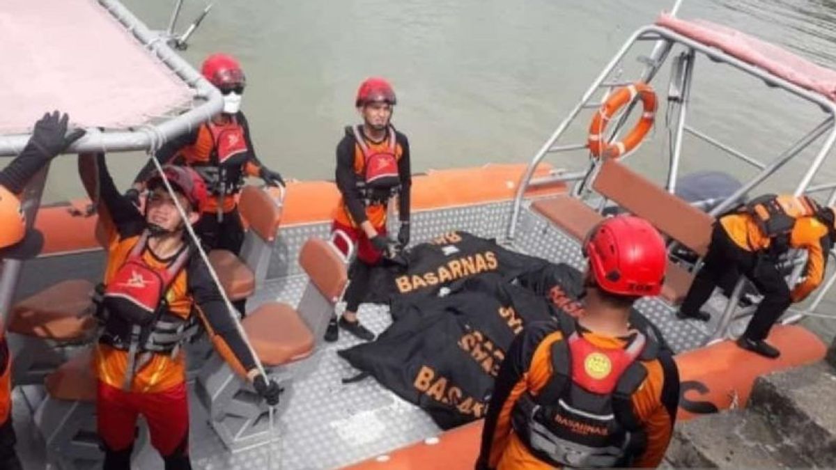 The SAR Team Finds 6 Bodies Of Rohingya Refugees In Aceh Waters