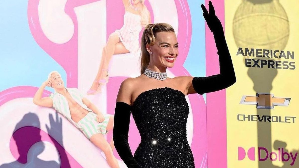 Portrait Of Margot Robbie In Premier Barbie Film, Beautiful Wearing A Black Dress