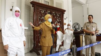 Anies从Jokowi收到PPE，立即将其分发给Puskesmas
