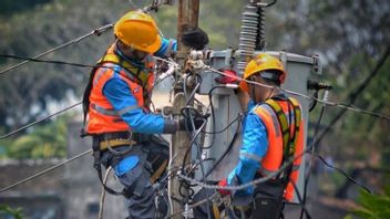 PLN Terangi 3.339 Keluarga di 71 Desa Terpencil Sulawesi Barat