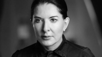 Artist With The Appearance Of Ayu, Marina Abramovic, Launches NFT On Tezos Network (XTZ)