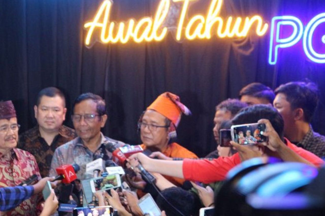 Mahfud dit que le programme de lait gratuit Prabowo-Gibran doit être importé