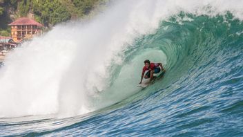 RIP CURL杯巴东冲浪锦标赛又回来了，这次它将受到巴厘岛神秘海浪的欢迎