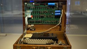 Ketika Komputer Pertama Apple, Apple-1 Diciptakan