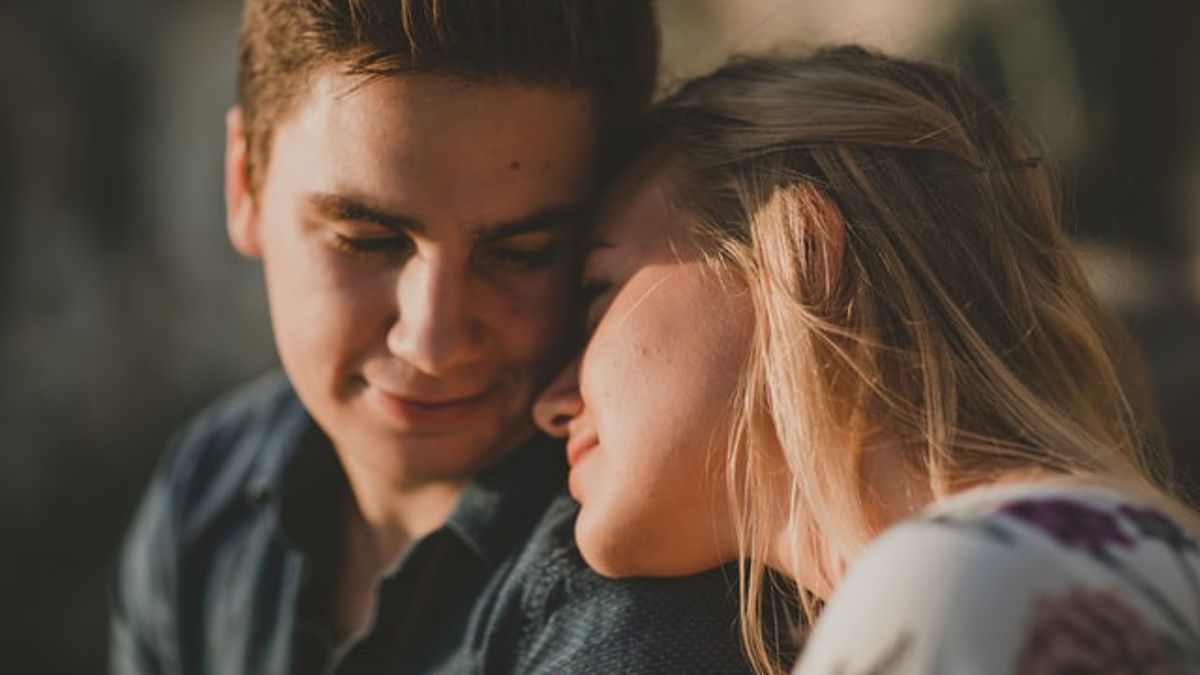 5 Hal yang Sering Dilakukan Pasangan Bahagia