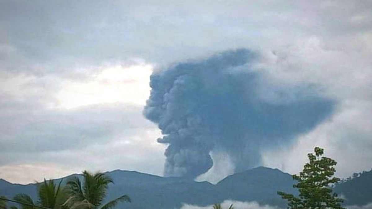 Gunung Dukono Halmahera Eruption Desondations Abu Setup 1,2 kilomètre