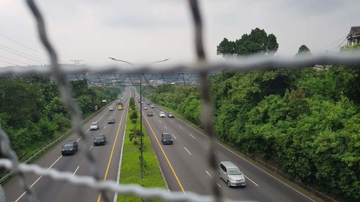 スマラン・インナーシティ有料道路まで延長された片道有料道路