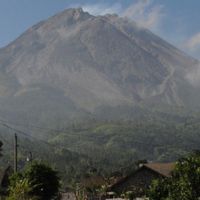 Pendaki Diingatkan Tak Rayakan HUT RI di Puncak Gunung Merapi