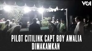 VIDEO: Pilot Citilink Capt Boy Awalia Dimakamkan di TPU Pondok Kelapa Jaktim