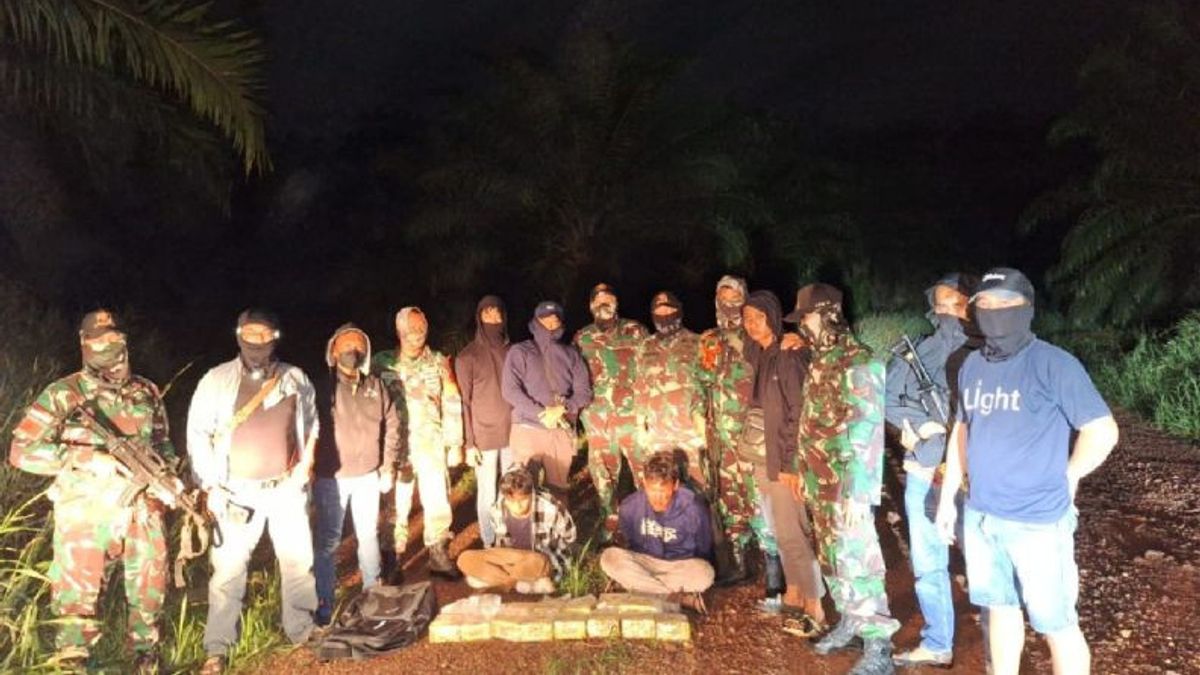 2人の住民バダウカルバル密輸業者15kgのサブがRIとマレーシアの国境で逮捕