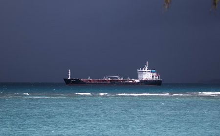 Tumpahan Minyak Kapal Tanker Rusia Cemari Laut Hitam, 4 Ribu Sukarelawan Bersih-bersih Pantai