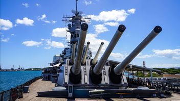 美国军官在波多黎各检查航空母舰后，特朗普考虑对委内瑞拉发动袭击