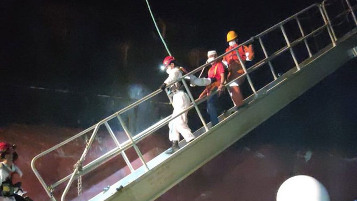 Head Injury, Filipino WN On Tanker Successfully Evacuated Basarnas Banda Aceh