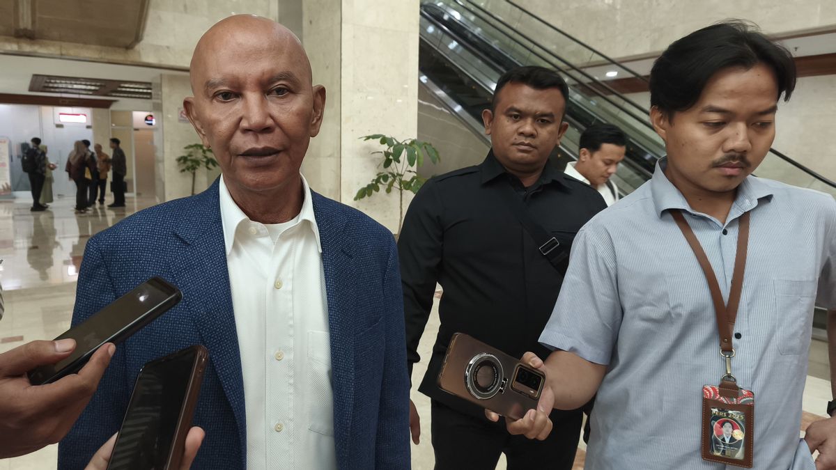 证券交易委员会首席执行官和OJK高层辞职，DPR Banggar提醒改善股票的自由浮动