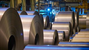 輸入鉄鋼のクラッシュ、クラカタウ鋼は、自動車およびインフラ産業をサポートするためにIDR 7.5兆の工場を建設