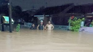 Banjir 1,2 Meter Rendam Rumah Warga di Kabupaten Bogor
