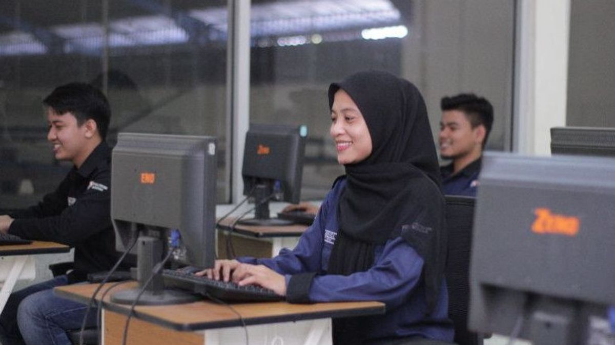 Bosowa Polytechnic Makassar Libère Les Frais De Scolarité Pour Les Mémorisateurs Du Coran