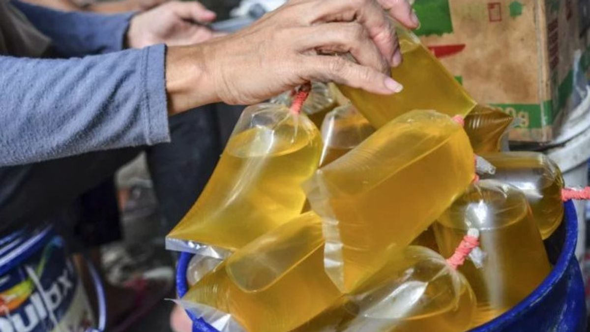 ジョグジャカルタ市の希少なバルク食用油、HETをはるかに上回る販売