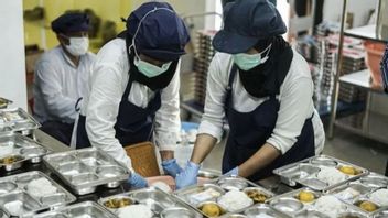 Utilisation de l'espace de la mosquée pour laver les aliments, la cuisine de MBG à Bogor a été temporairement arrêtée