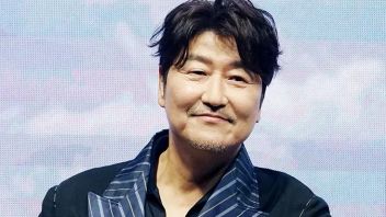 映画で演技の32年、ソン・カンホはついに韓国ドラマアンクルサムシクを演じた