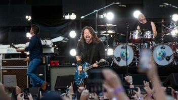 Dave Grohl Releases Live Version Extended From 23 Minutes Instrumental, Play