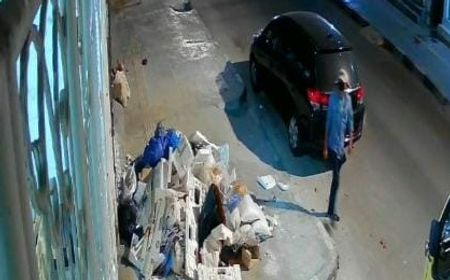 Aksi Pencuri Mobil Boks di Petamburan Jakbar Terekam CCTV