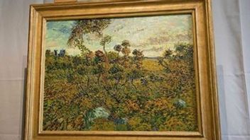Van Gogh painting stolen back on display in Netherlands after 6 years
