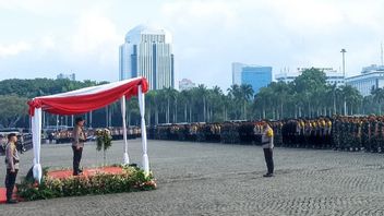 La veille du vol, la police du métro a dispersé 7 706 membres du personnel TPS à Jakarta