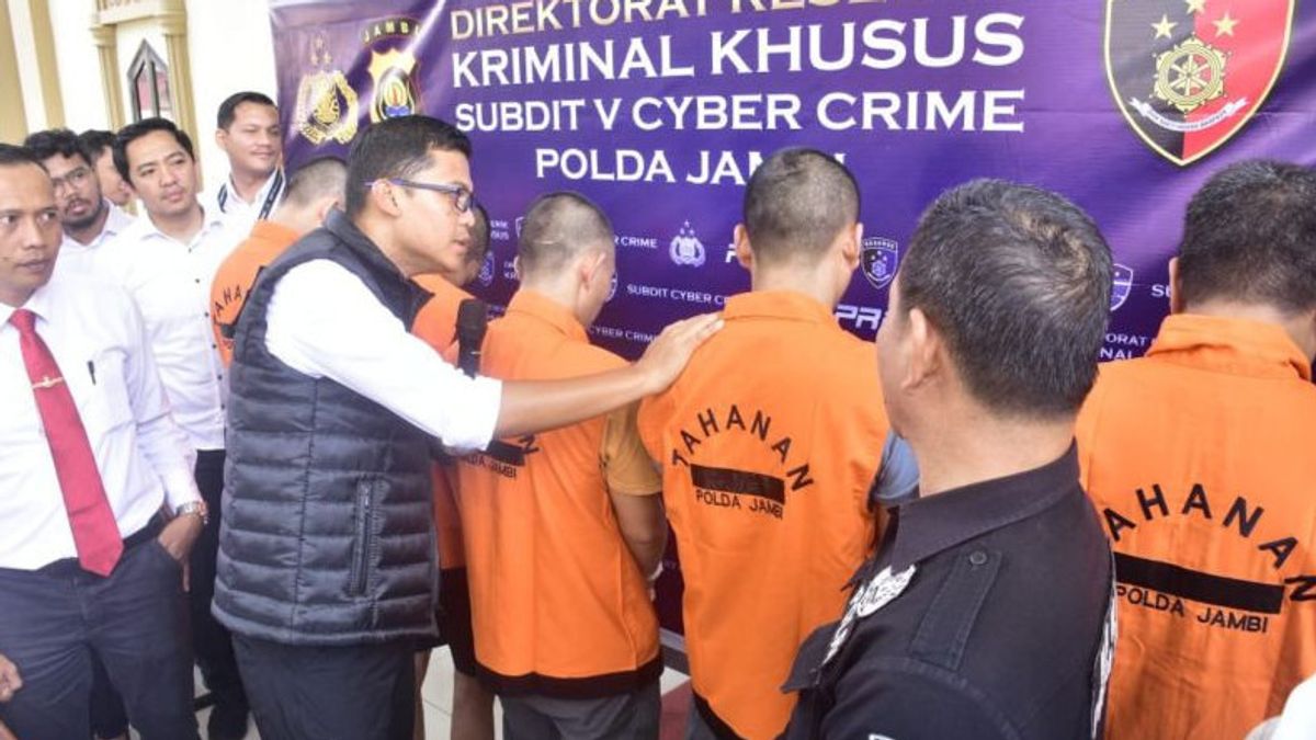 占碑地区警方逮捕了一名男子,他批评了Syur Pacar视频的传播者