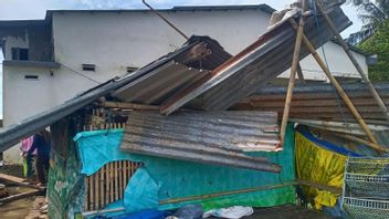 9 Houses In Galesong Takalar Damaged By Strong Winds