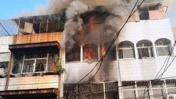 タンボラの寄宿舎火災の犠牲者の遺体の状態は完全に損傷しており、警察は身元を明らかにするのに苦労していました