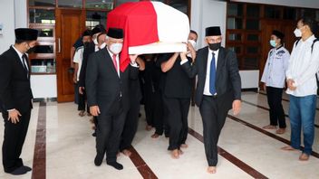 缅怀赫尔曼托·达尔达克的形象，巴苏基部长：他勤奋，为印度尼西亚服务
