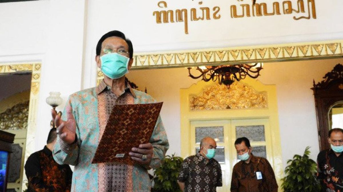 Ade Armando hissant la dynastie politique de Yogyakarta, le sultan HB X affirme les privilèges de bricolage protégés par la constitution