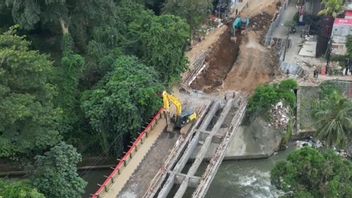 Dampak Revitalisasi Jembatan Otista, Pipa Air ke Istana Bogor Dibongkar