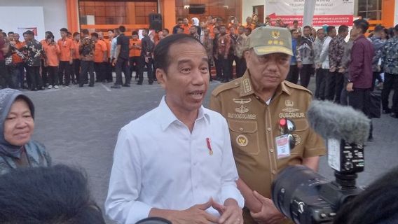Jokowi : Les prix sont volatifs en raison des conditions météorologiques
