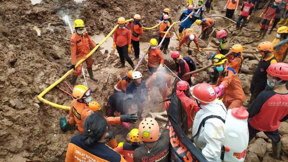 SAR Bandung Enregistre Les Conclusions De 24 Victimes Mortes Du Glissement De Terrain De Sumedang