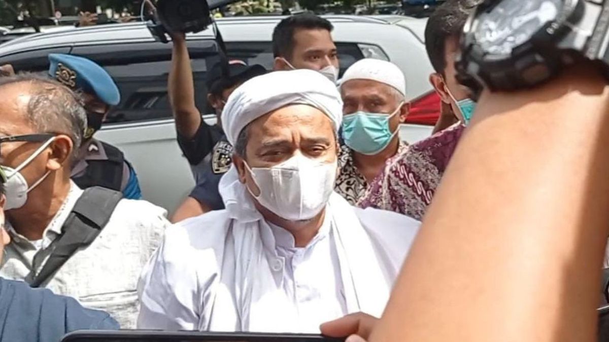 Family Wants To Visit Rizieq But Cannot Yet