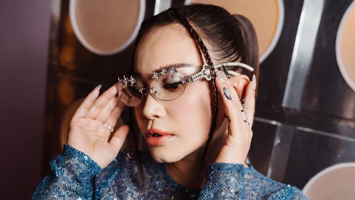 Rossa dan Dipha Barus Remajakan Karya-karya Klasik lewat Album Asmara Dansa