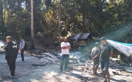 Belasan Tempat Kuliner di Danau Limbung Manggarai Barat Terbakar