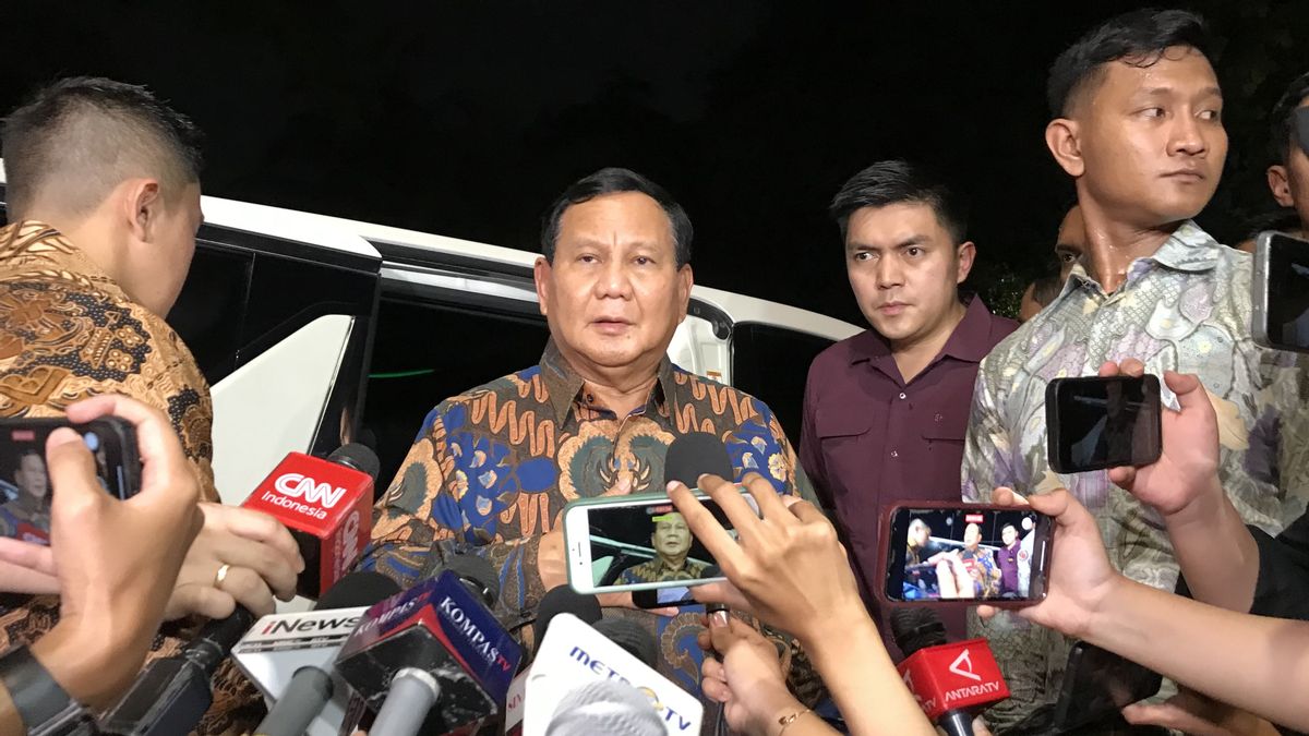 Ralliez une équipe juridique à son domicile, Prabowo: MK est terminé, demain je vais faire face à la KPU